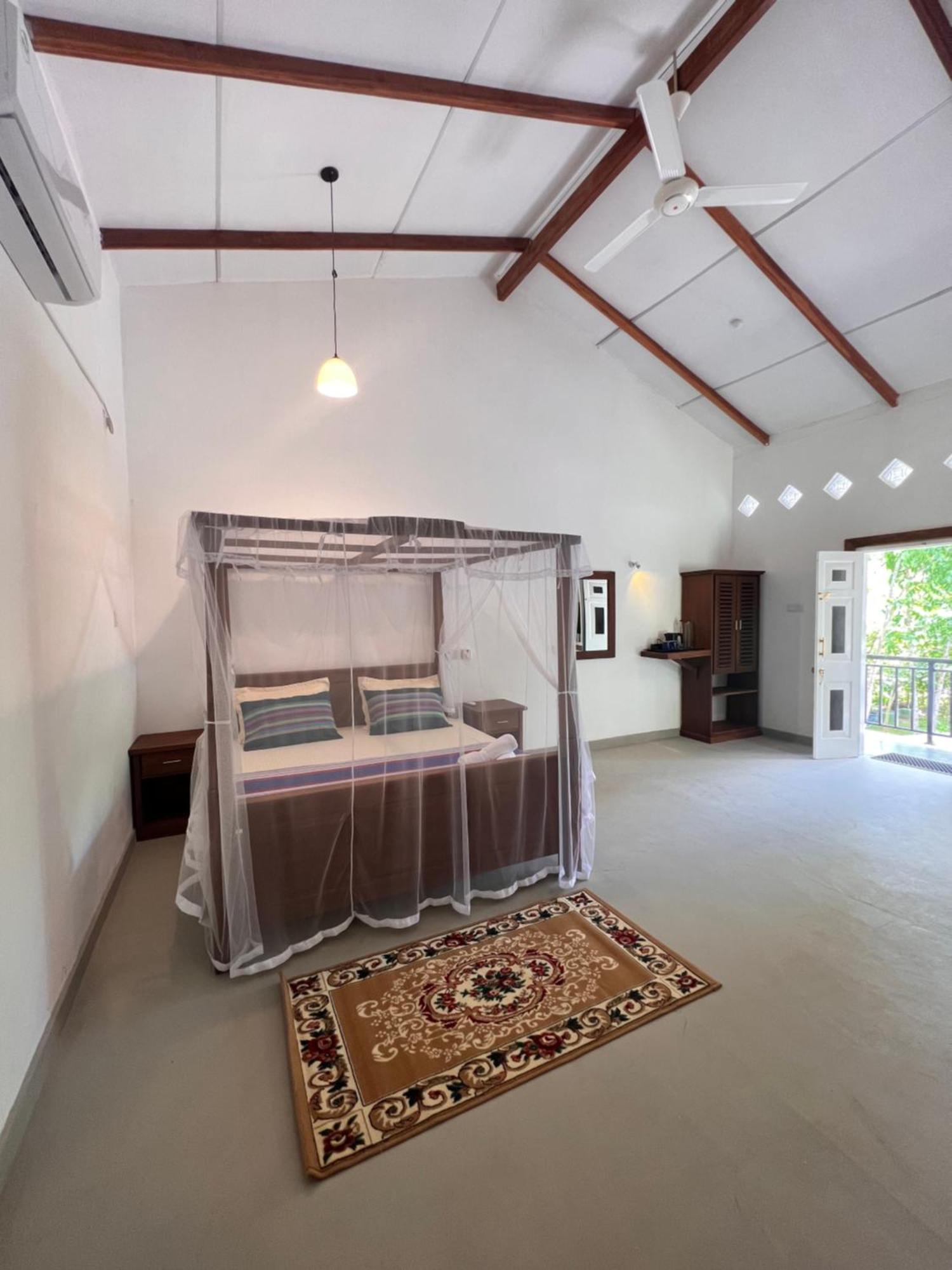 Tembo Luxury Suites Nochchiyagama Exterior photo